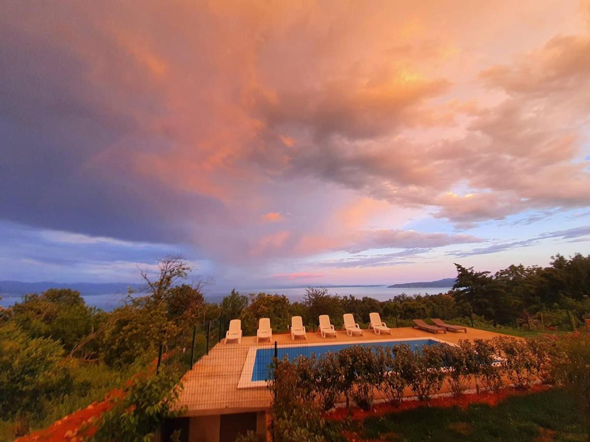 Apartments Nika With Swimming Pool And Beautiful Sea View Dobrec Bagian luar foto