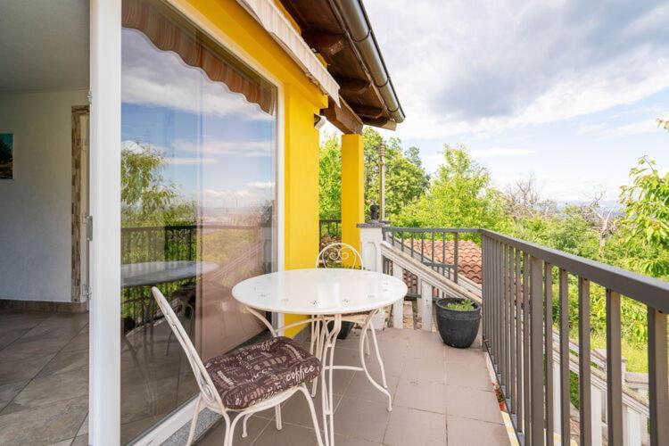 Apartments Nika With Swimming Pool And Beautiful Sea View Dobrec Bagian luar foto