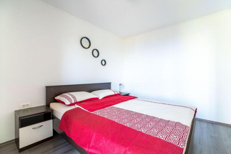 Apartments Nika With Swimming Pool And Beautiful Sea View Dobrec Bagian luar foto