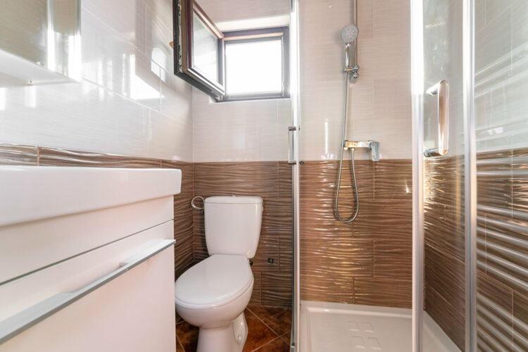 Apartments Nika With Swimming Pool And Beautiful Sea View Dobrec Bagian luar foto